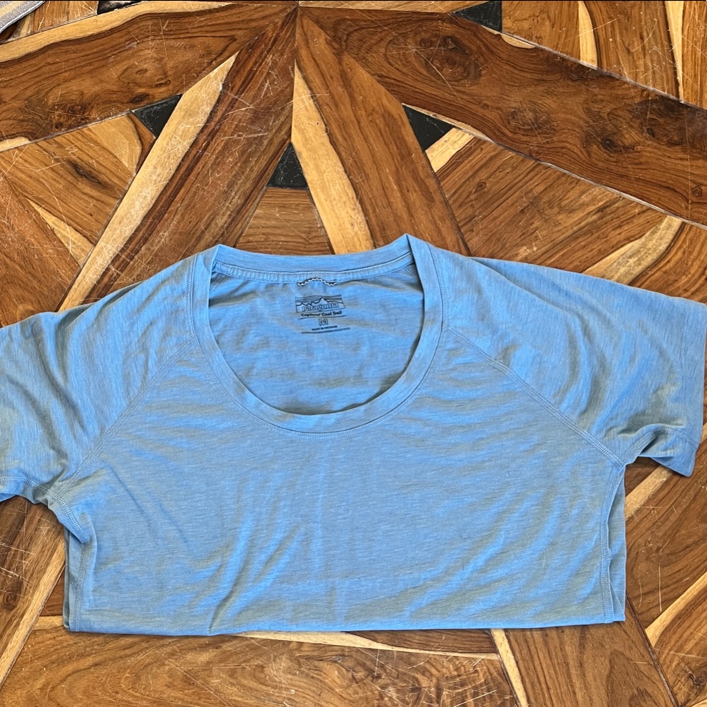 Woman’s M Patagonia Capilene Cool Trail